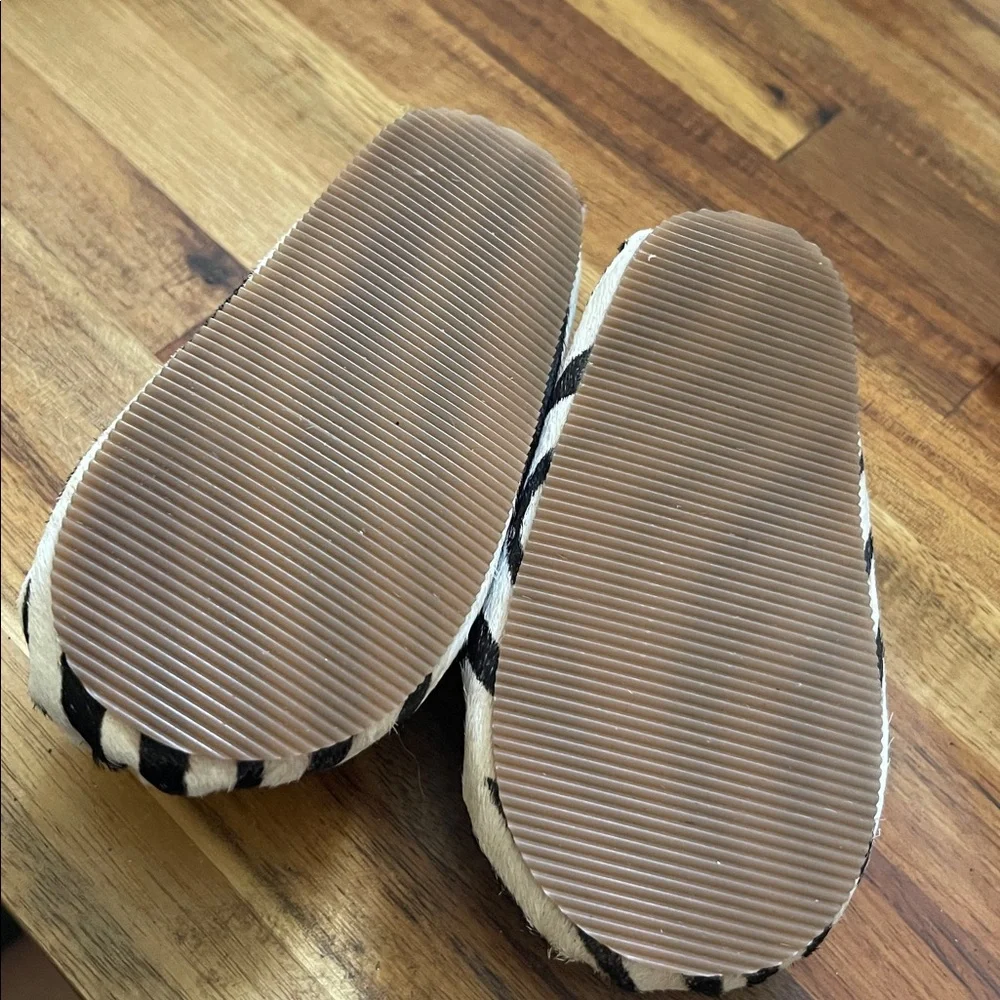 Toss Zebra Stripes Baby Mocasín Shoes.